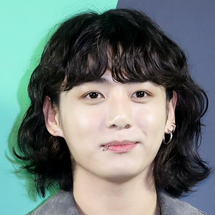 Foto aktivitas terbaru Jungkook (BTS)