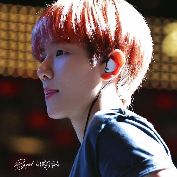 백현 (EXO)의 비하인드 컷