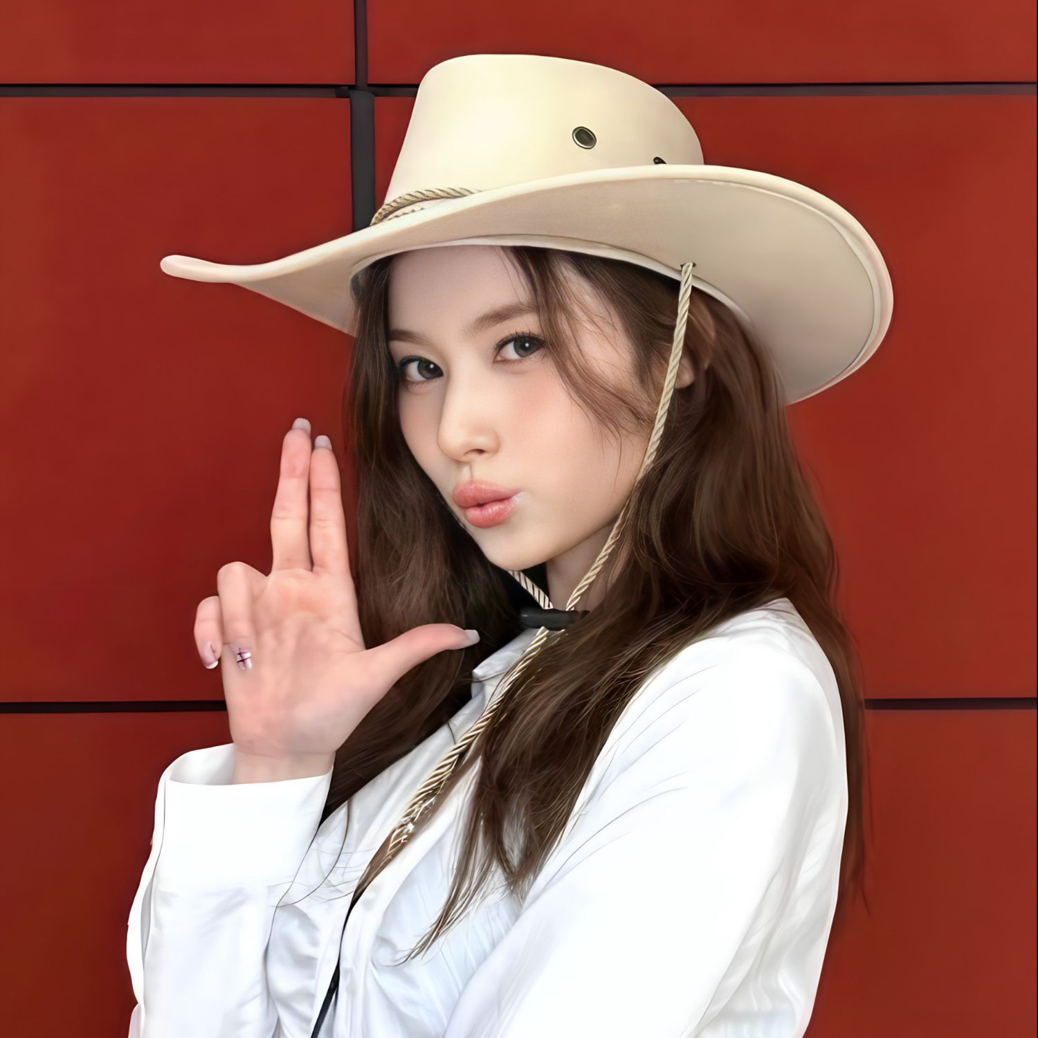 Latest photo of Sana (TWICE)