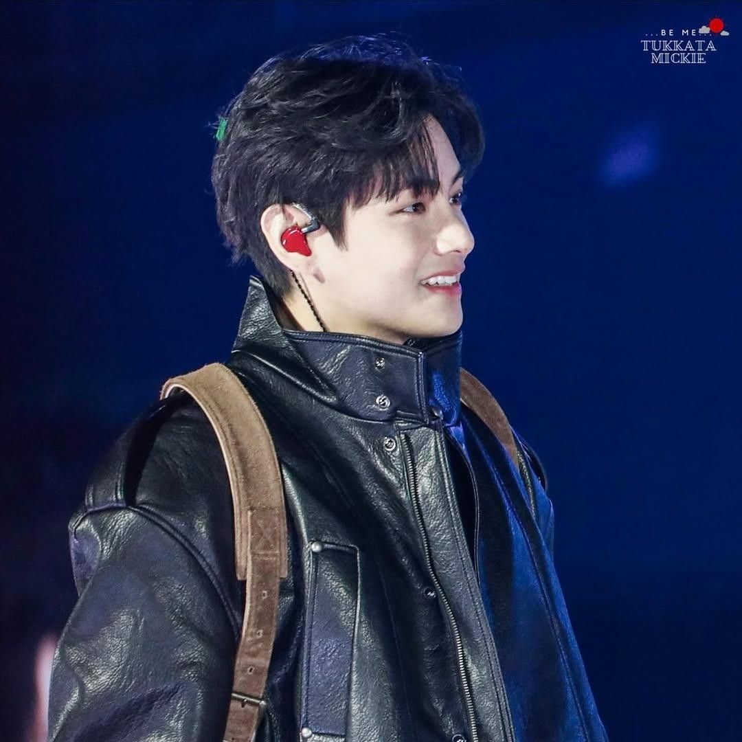 뷔 (방탄소년단) 최근 활동샷