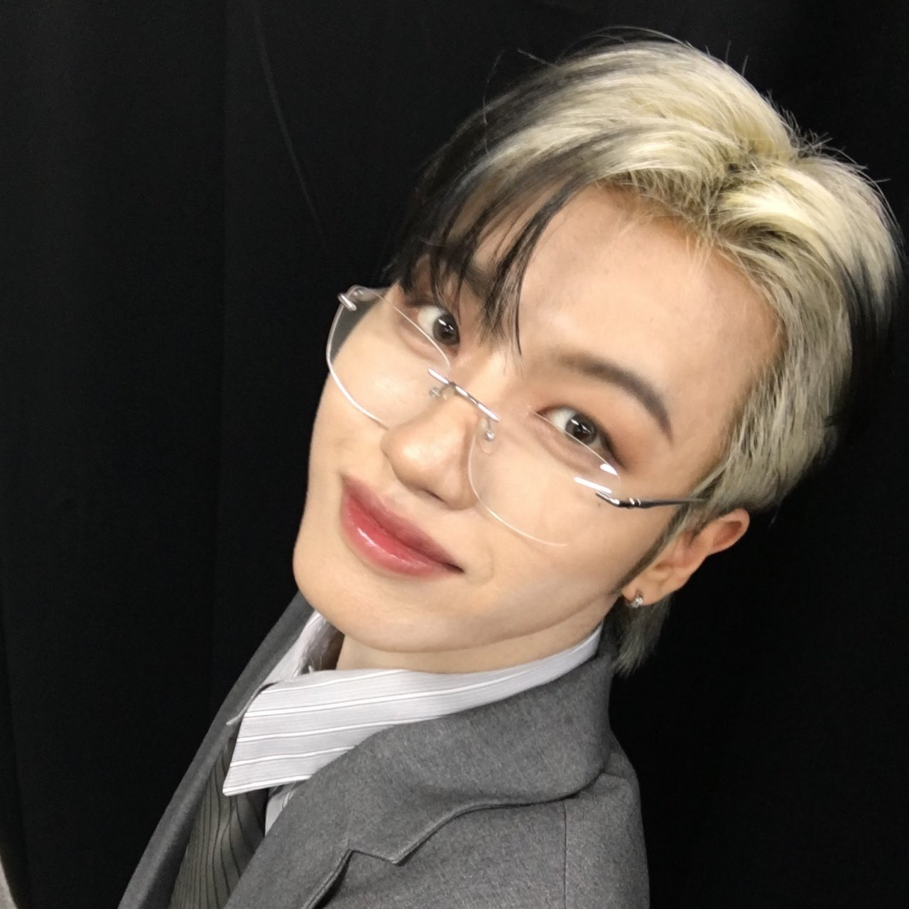 Behind-the-scenes cut of Huiwon (n.SSign)