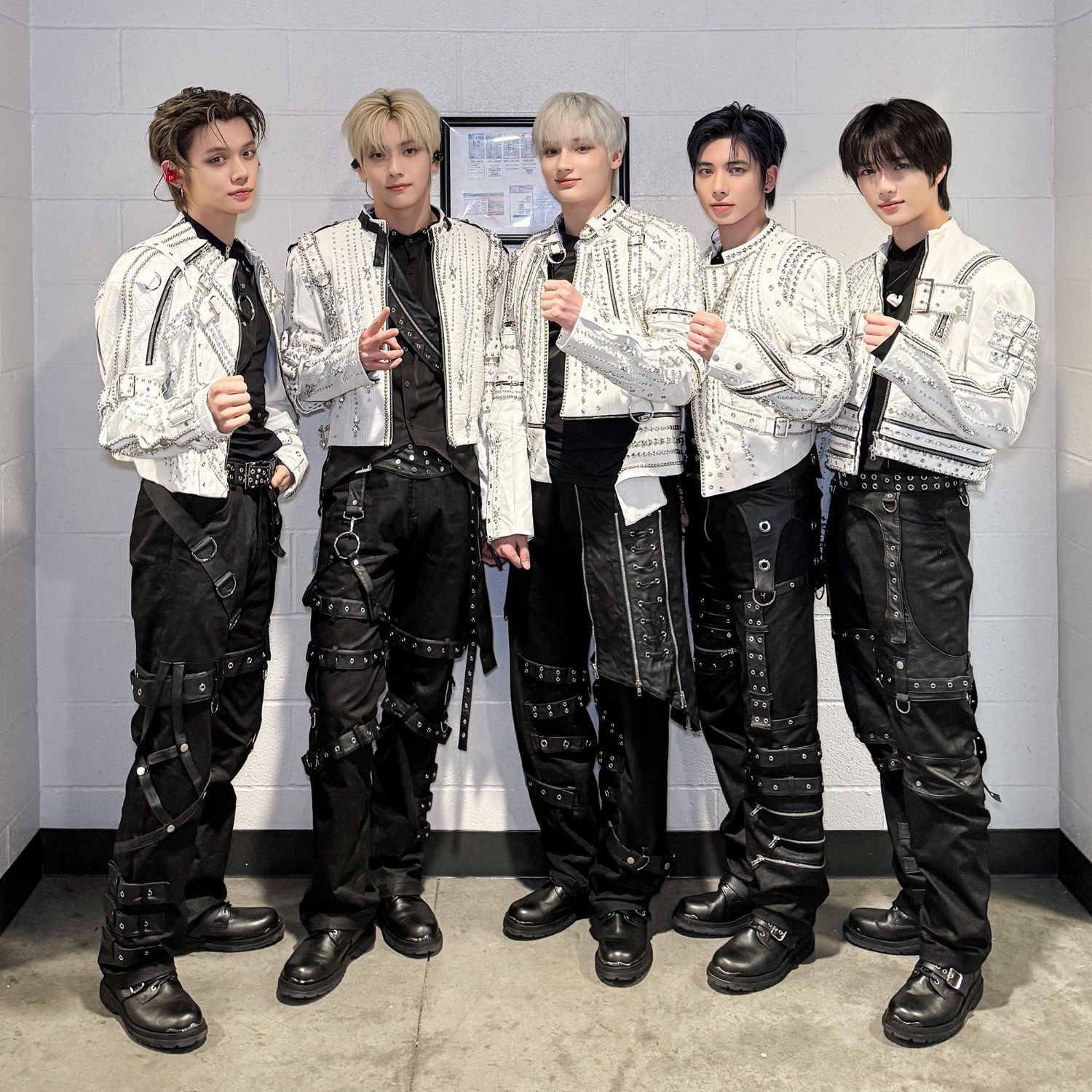 TOMORROW X TOGETHERの最近の活動写真