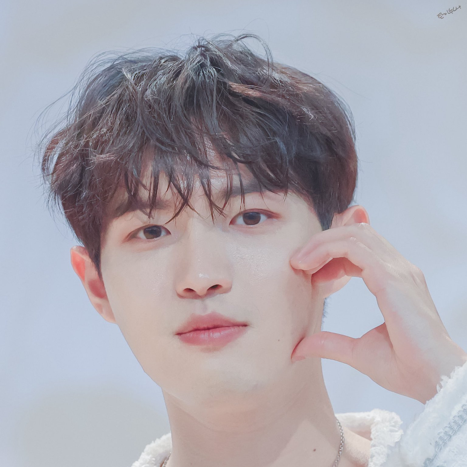 A moment captured by Kim Jaehwan's fan