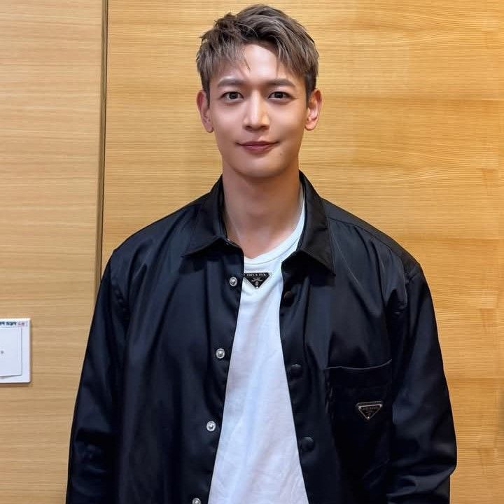 Latest photo of Minho (SHINee)