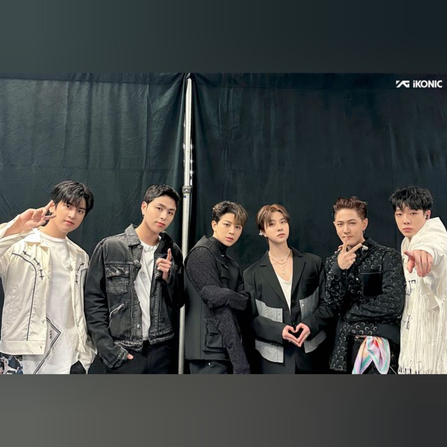 iKONの舞台裏ショット