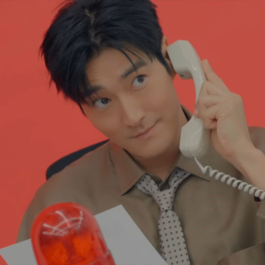 Behind-the-scenes cut of Siwon (Super Junior)