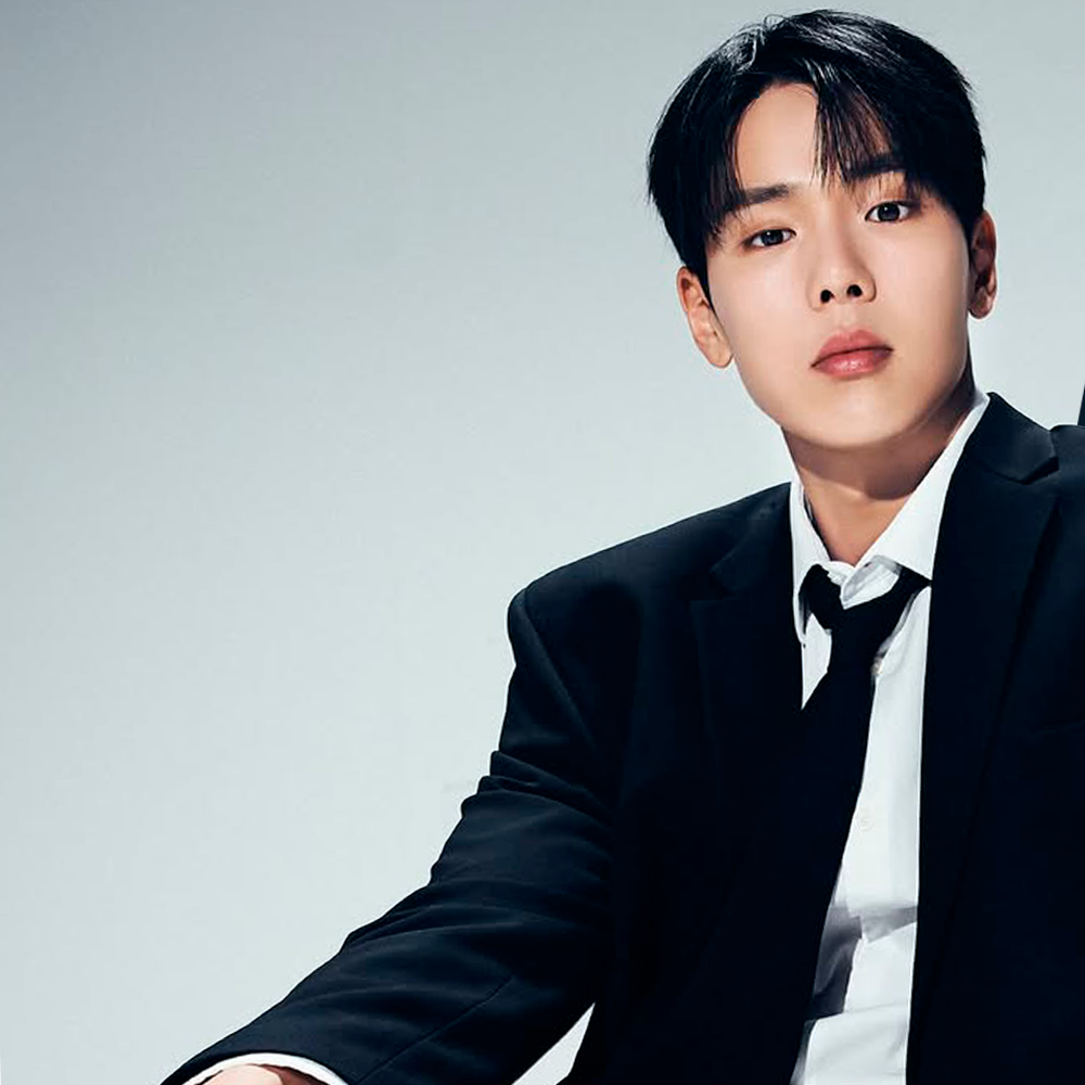 Latest photo of Shownu (MONSTA X)