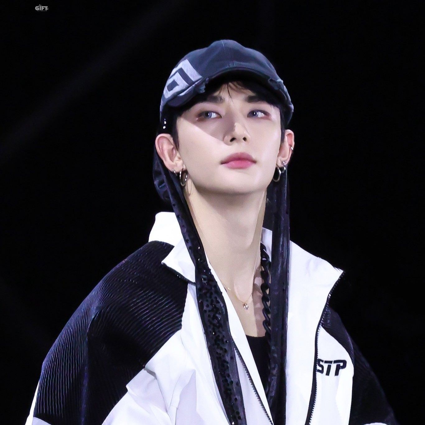Latest photo of Hyunjin (Stray Kids)