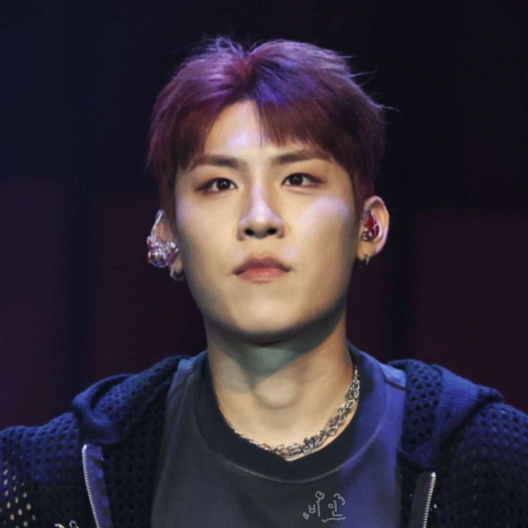 Behind-the-scenes cut of Park Woojin (AB6IX)