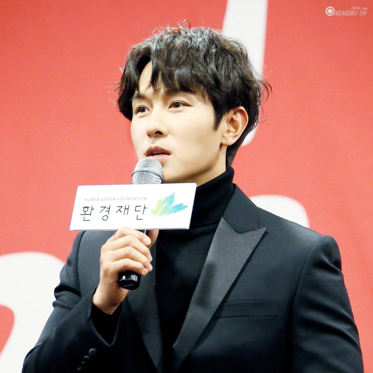 A moment captured by Kim Dongwan (SHINHWA)'s fan