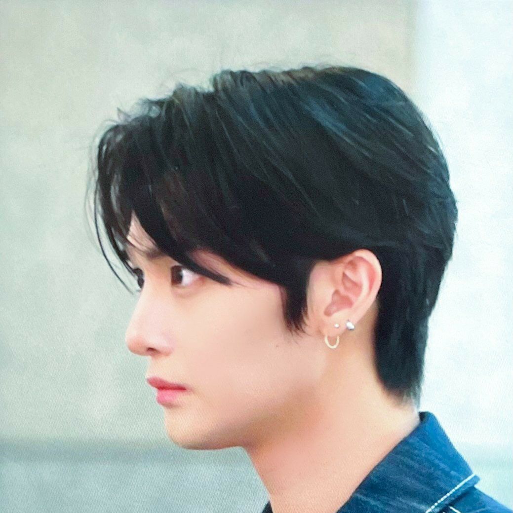 Behind-the-scenes cut of Bae Jinyoung