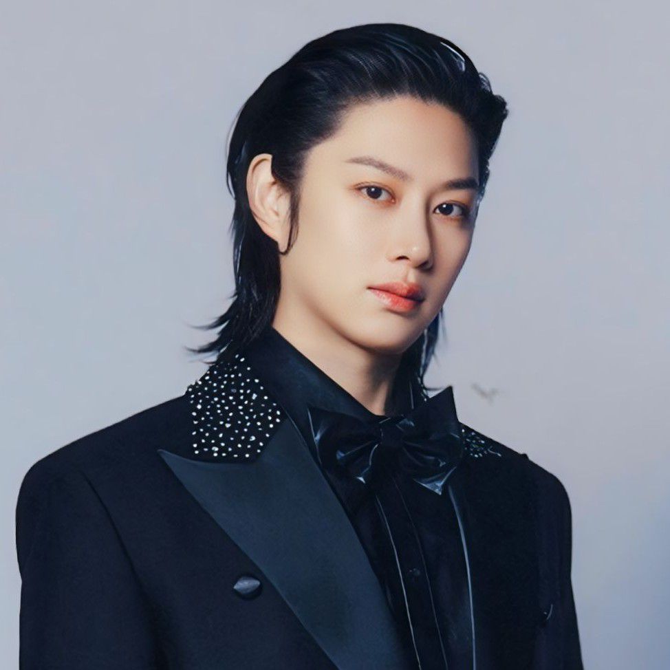 Behind-the-scenes cut of Heechul (Super Junior)