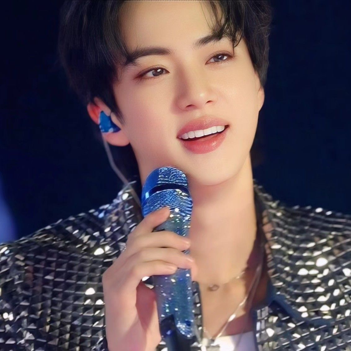 Jin (防弹少年团)粉丝拍下的瞬间