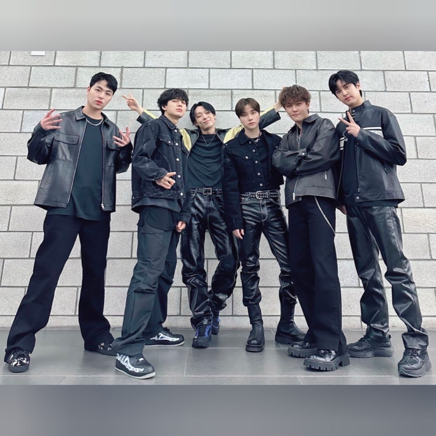 Latest photo of iKON