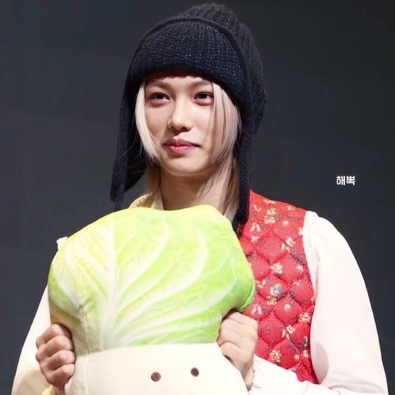 Recent activity shot of Felix (Stray Kids)