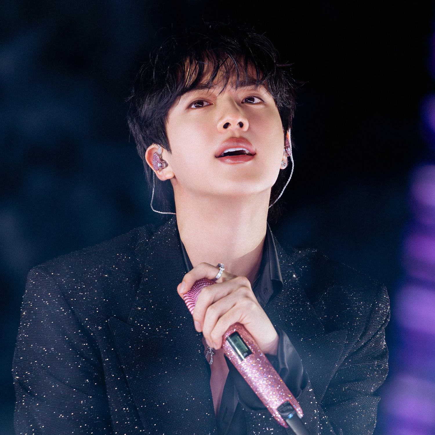 진 (방탄소년단)의 최신 사진