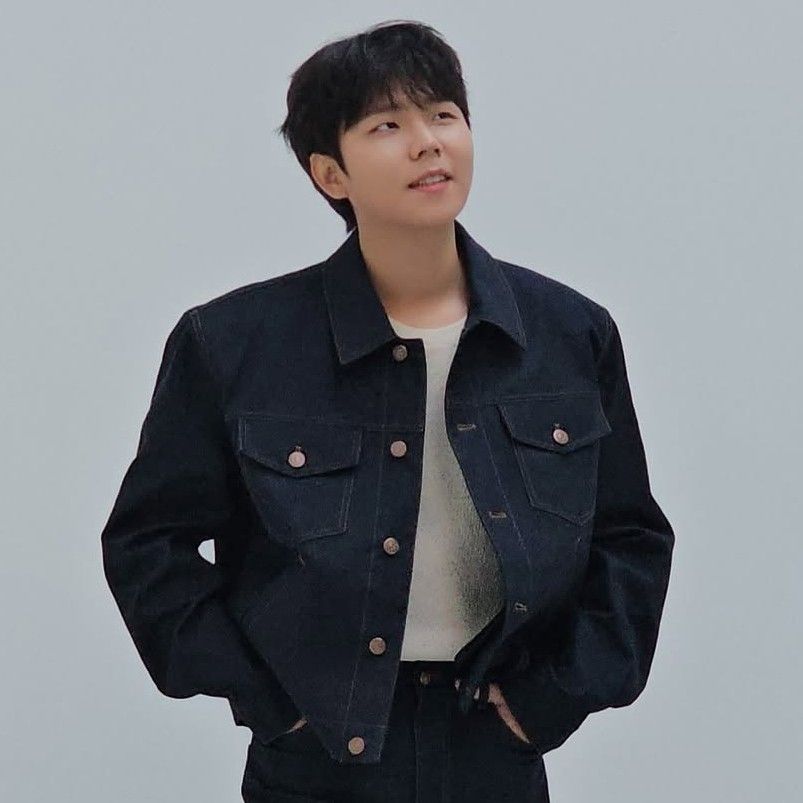 A moment captured by Jung Seunghwan's fan