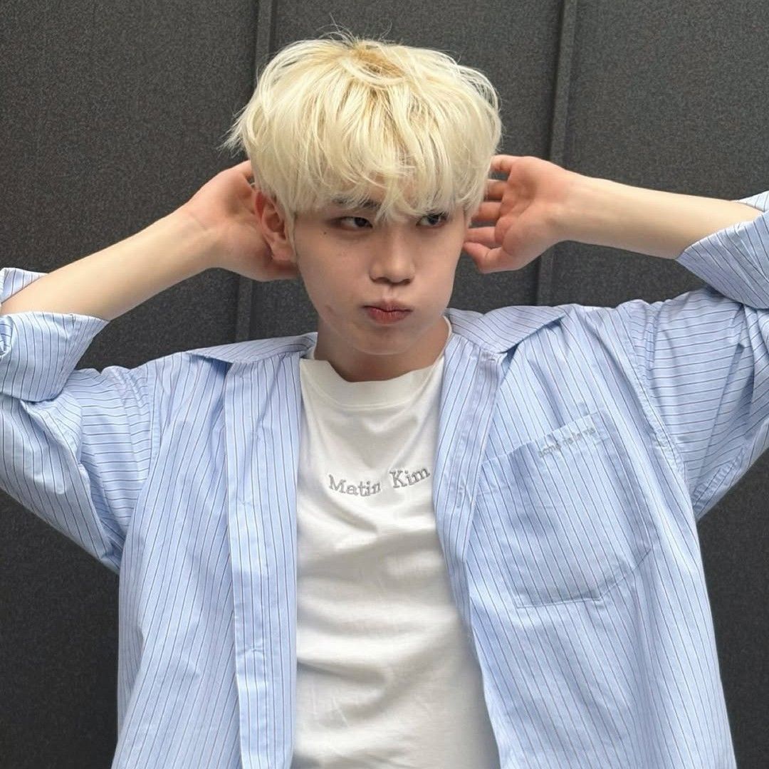 Latest photo of Kim Taerae (ZEROBASEONE)