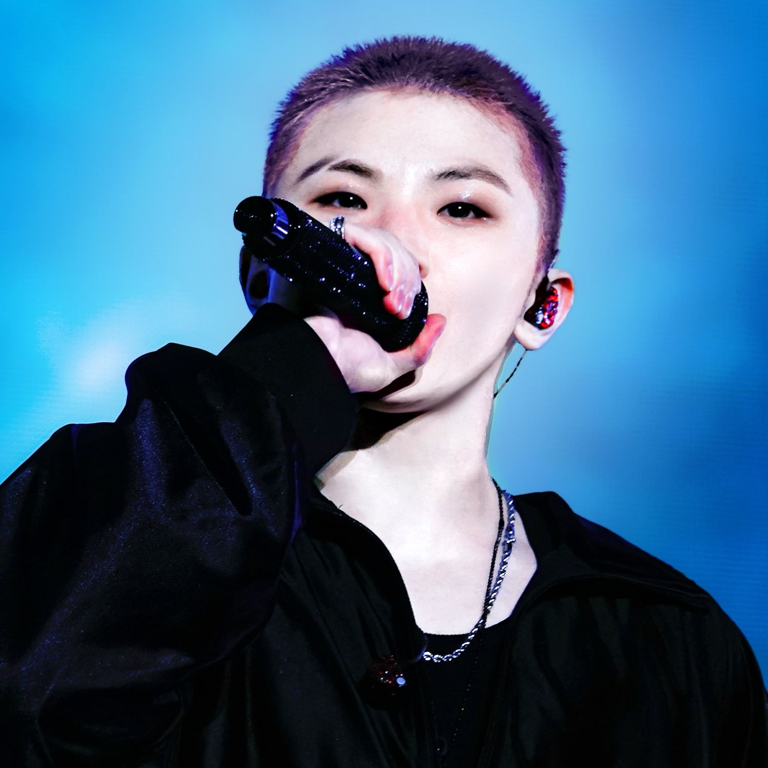 Foto aktivitas terbaru Woozi (SEVENTEEN)