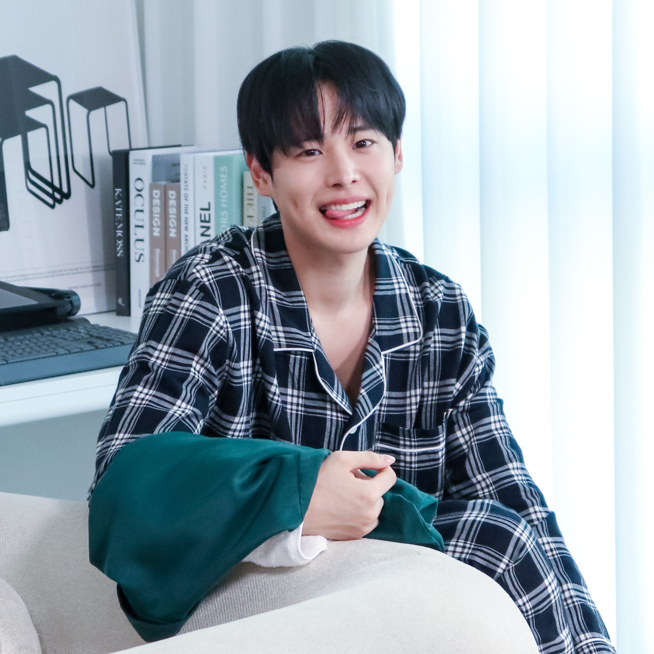 Behind-the-scenes cut of Choi Byungchan