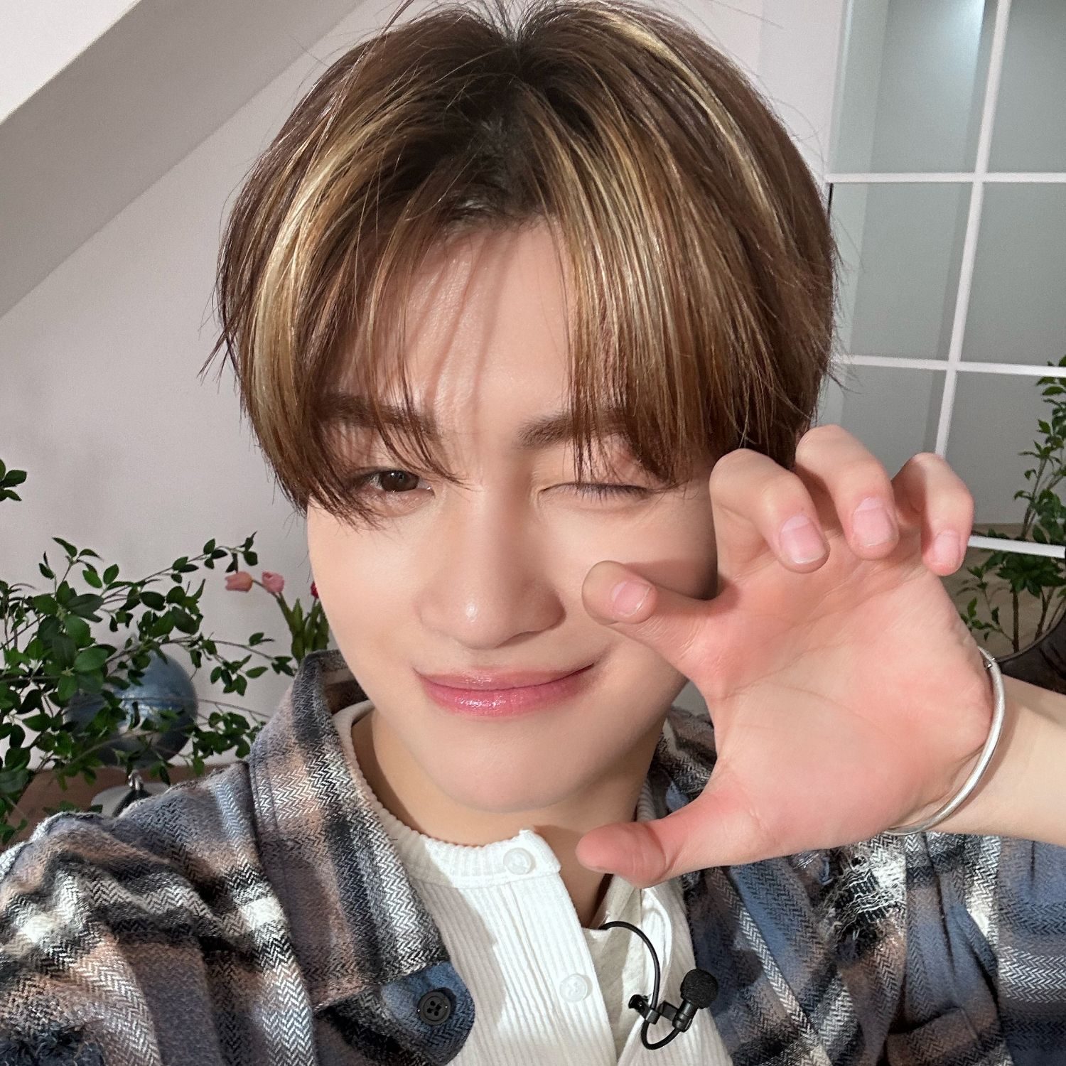 A moment captured by Jihoon (TWS)'s fan