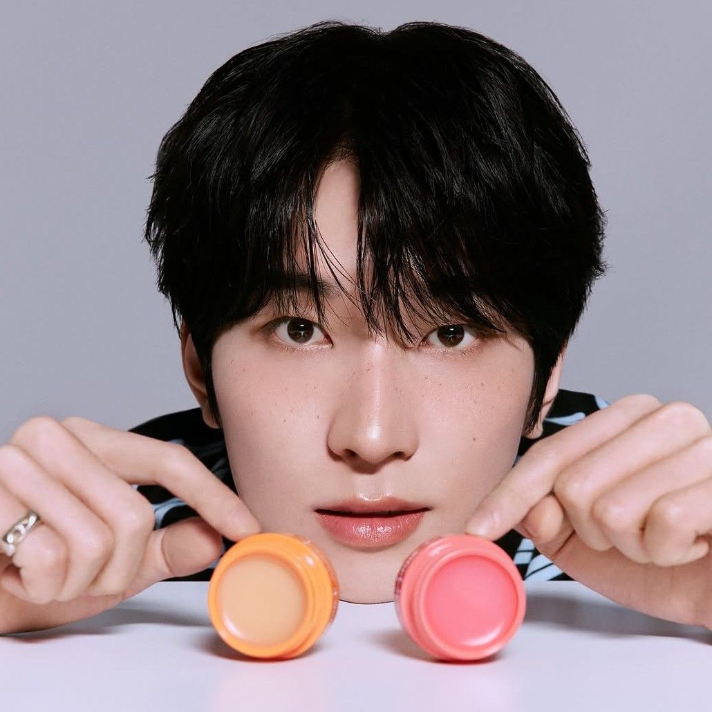Recent activity shot of Wonwoo (SEVENTEEN)