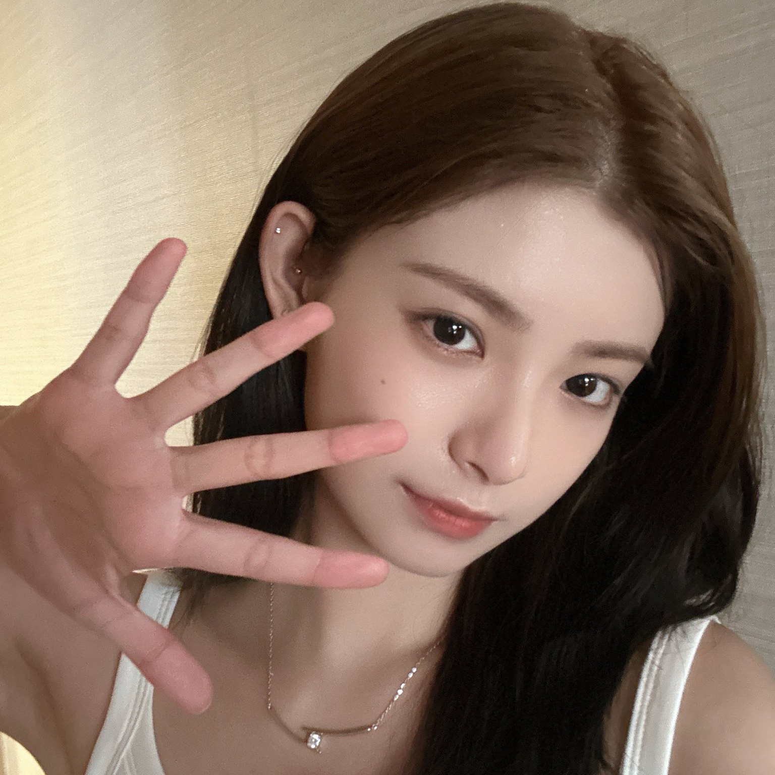 Latest photo of Yiren (EVERGLOW)