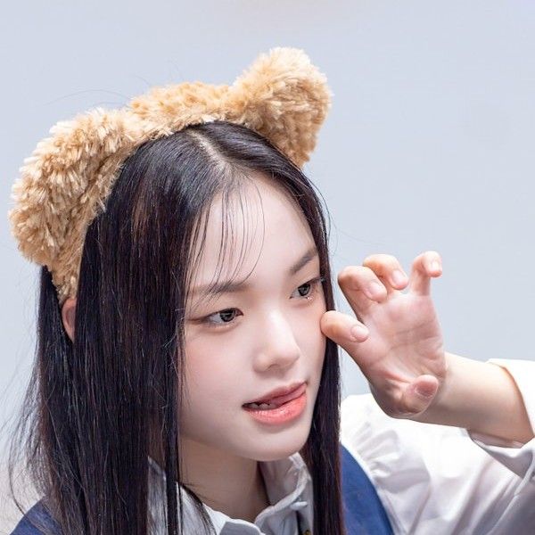 Behind-the-scenes cut of Park Boeun (CLASS:y)