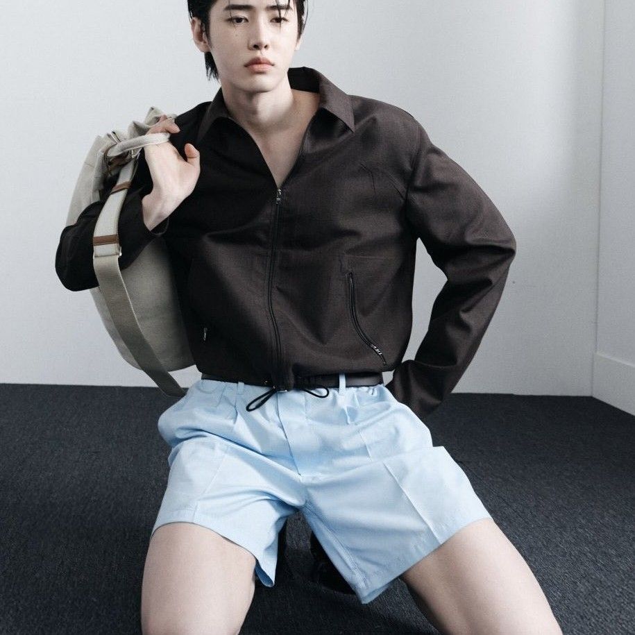 Latest photo of Sunghoon (ENHYPEN)