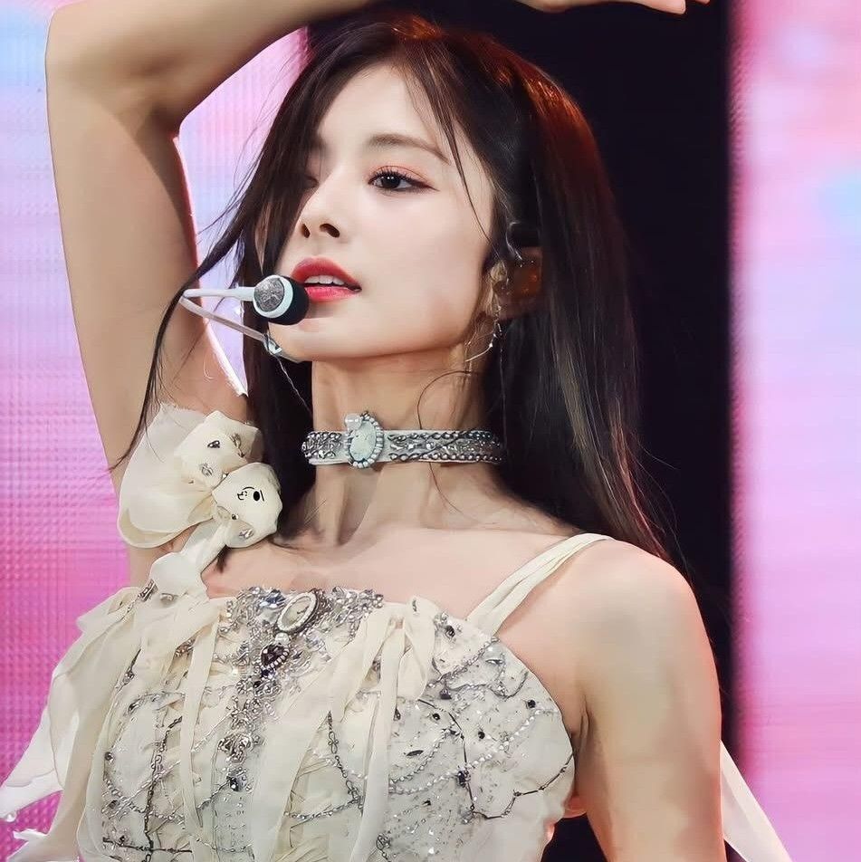 ツウィ (TWICE)の最新写真