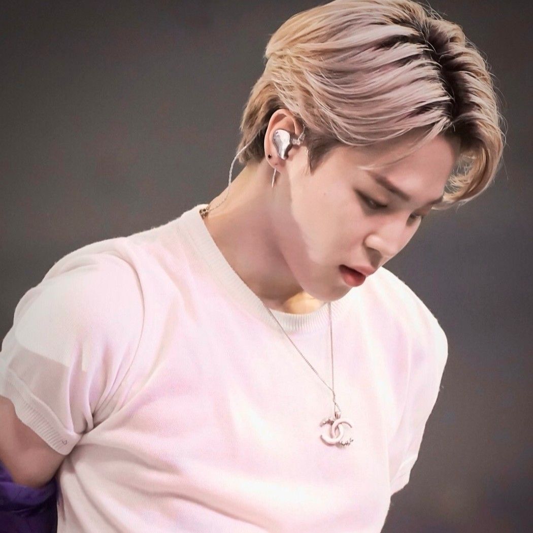 A moment captured by Jimin (BTS)'s fan