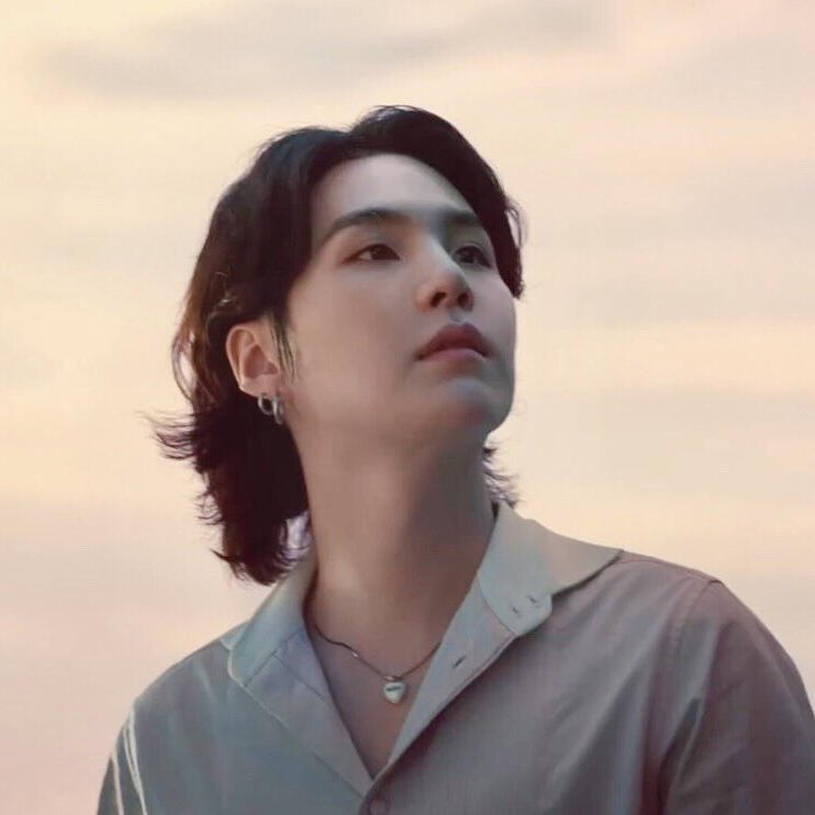 Latest photo of SUGA (BTS)