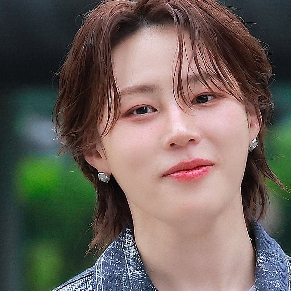 Recent activity shot of Ha Sungwoon