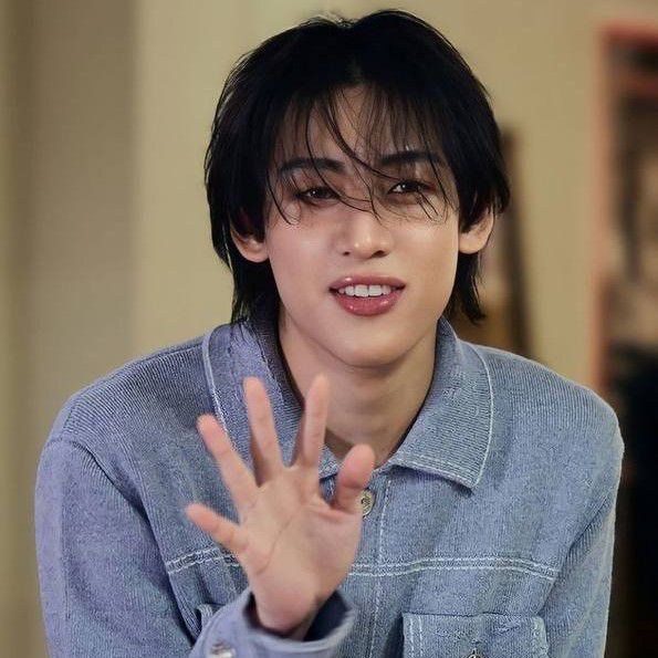 Behind-the-scenes cut of Bambam (GOT7)