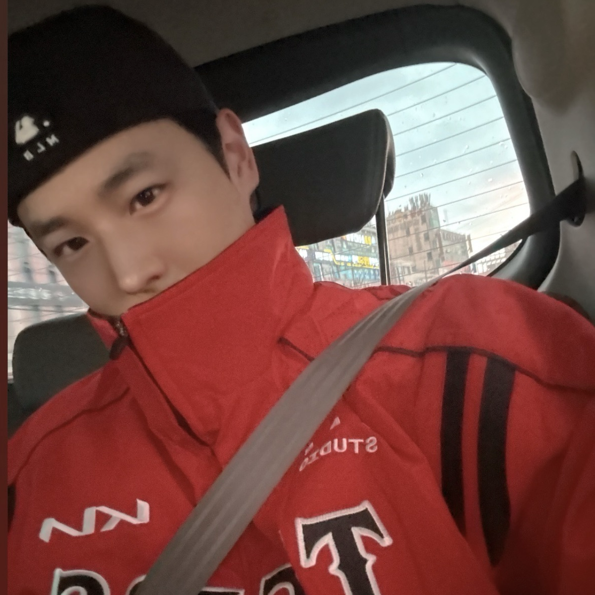 Behind-the-scenes cut of Choi Byungchan