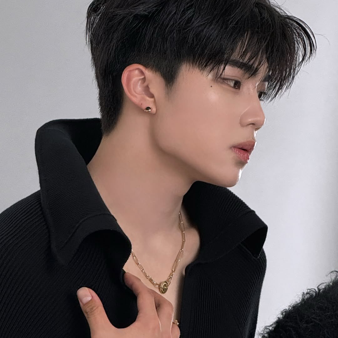 Latest photo of Park Gunwook (ZEROBASEONE)