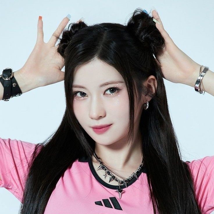 Asa (BABYMONSTER)的幕後花絮