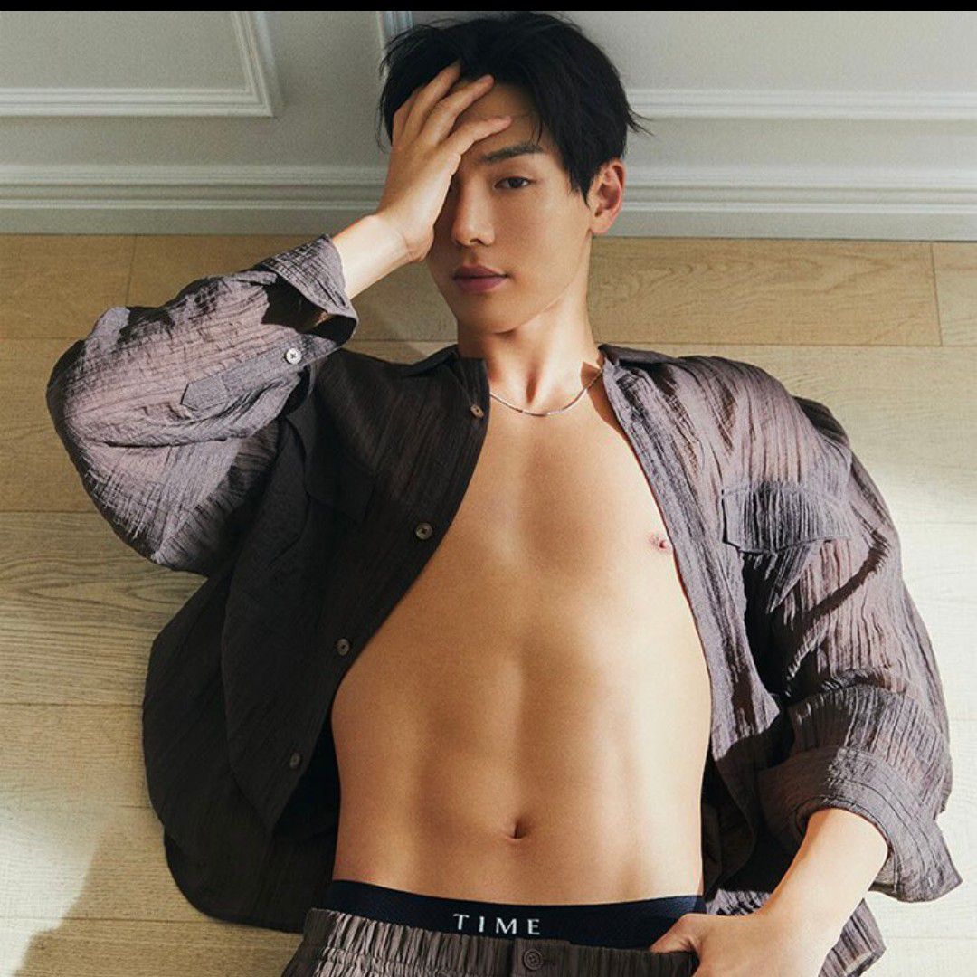 Behind-the-scenes cut of Shownu (MONSTA X)