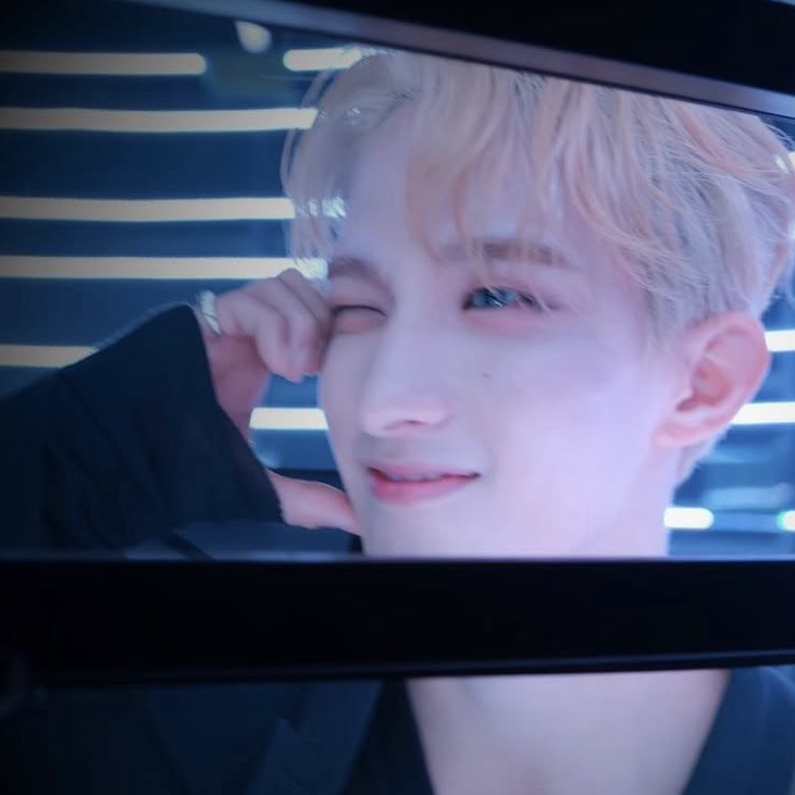 Behind-the-scenes cut of DK (SEVENTEEN)