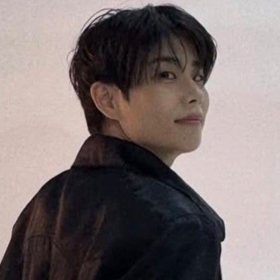 Behind-the-scenes cut of MJ (ASTRO)