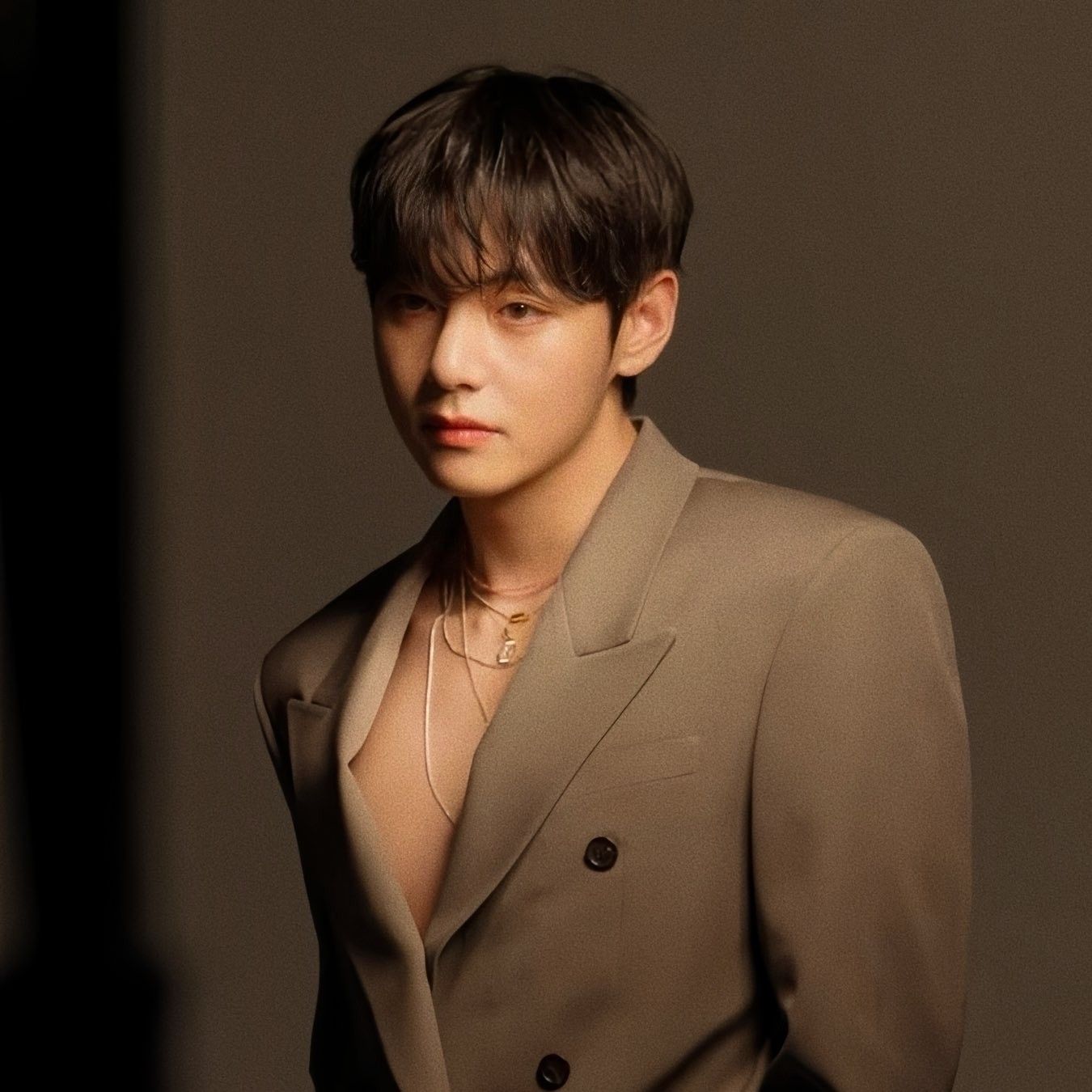 V (BTS)の舞台裏ショット