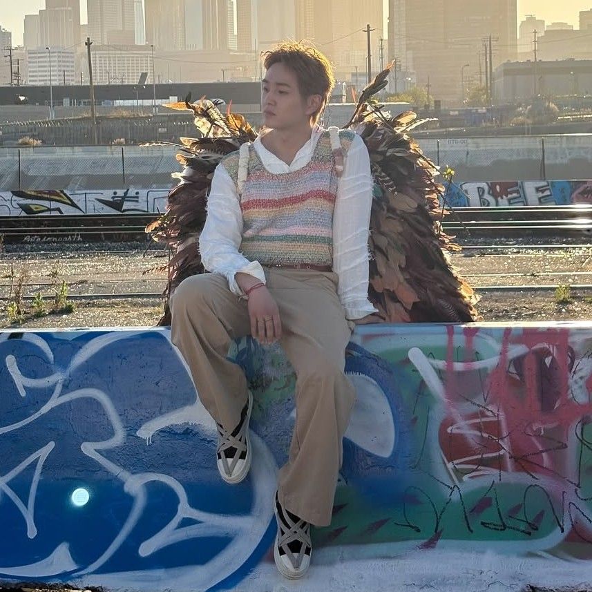 A moment captured by Onew (SHINee)'s fan