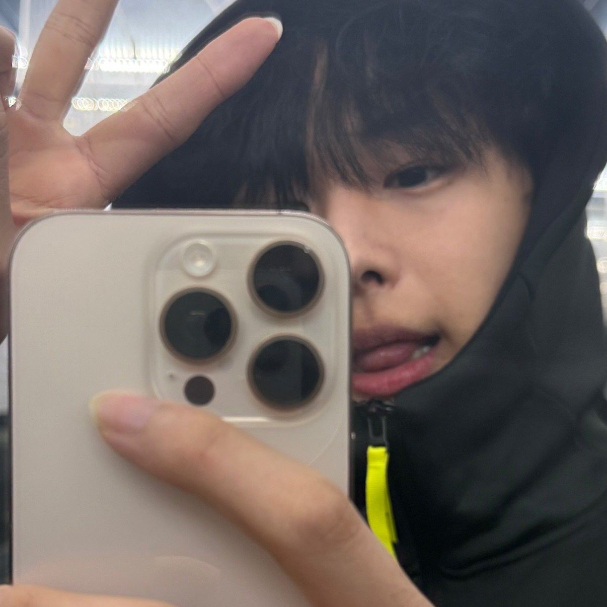 Behind-the-scenes cut of Choi Byungchan