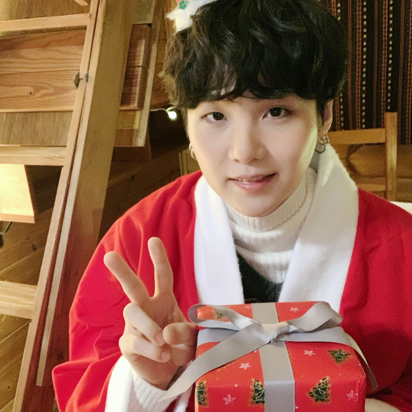 Behind-the-scenes cut of SUGA (BTS)