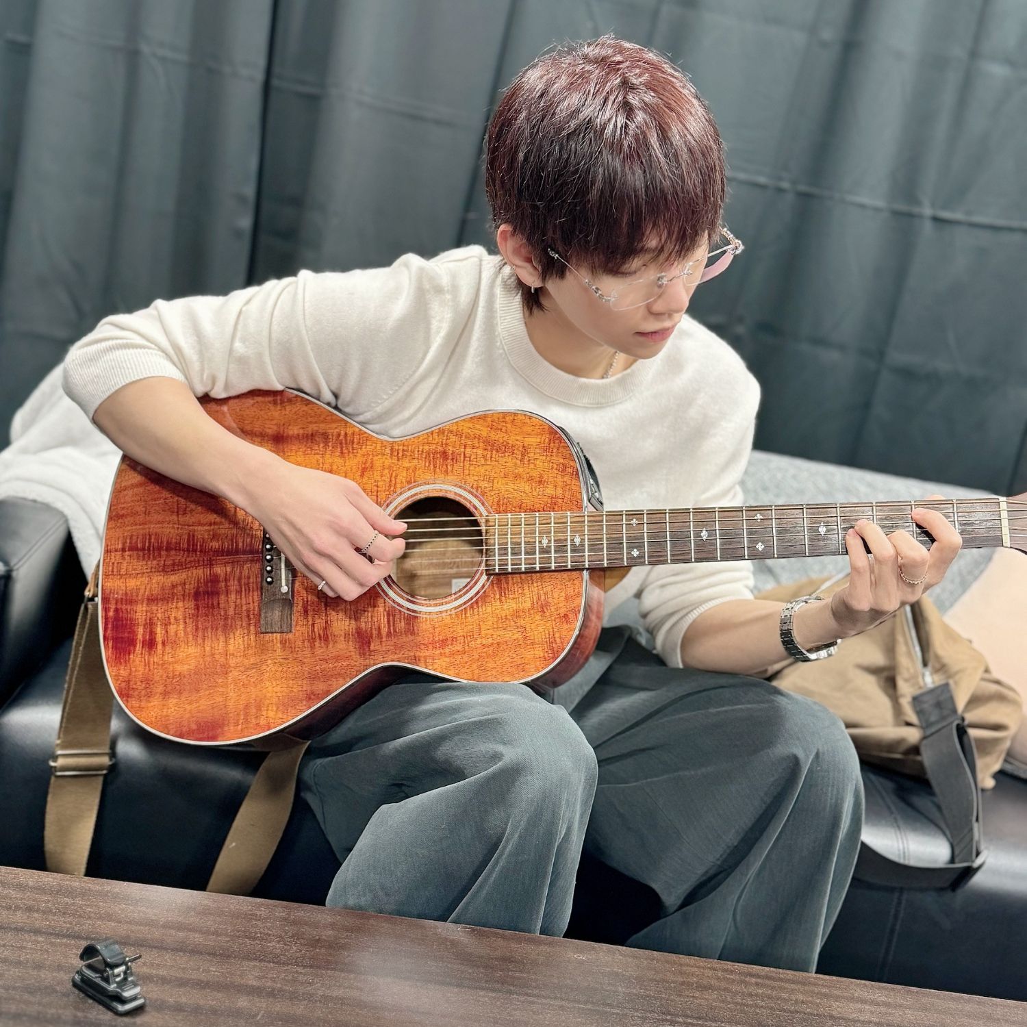 Behind-the-scenes cut of Joshua (SEVENTEEN)