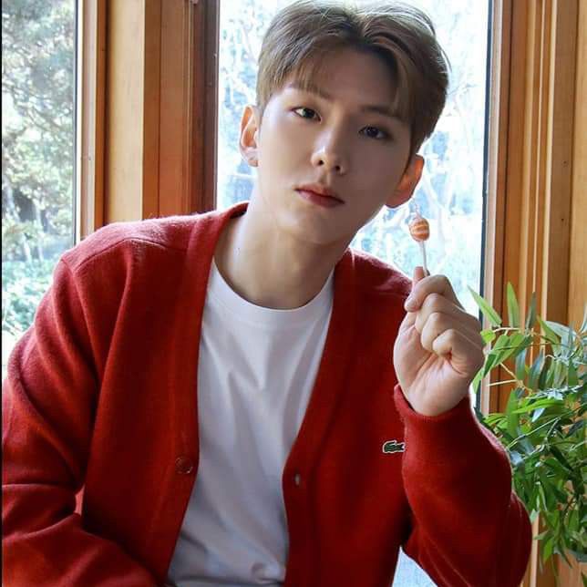 Behind-the-scenes cut of Kihyun (MONSTA X)
