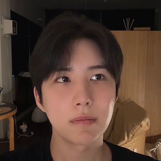 Behind-the-scenes cut of Wow (A.C.E)