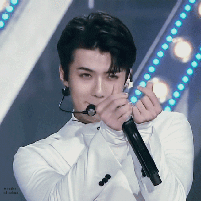 세훈 (EXO)의 최신 사진