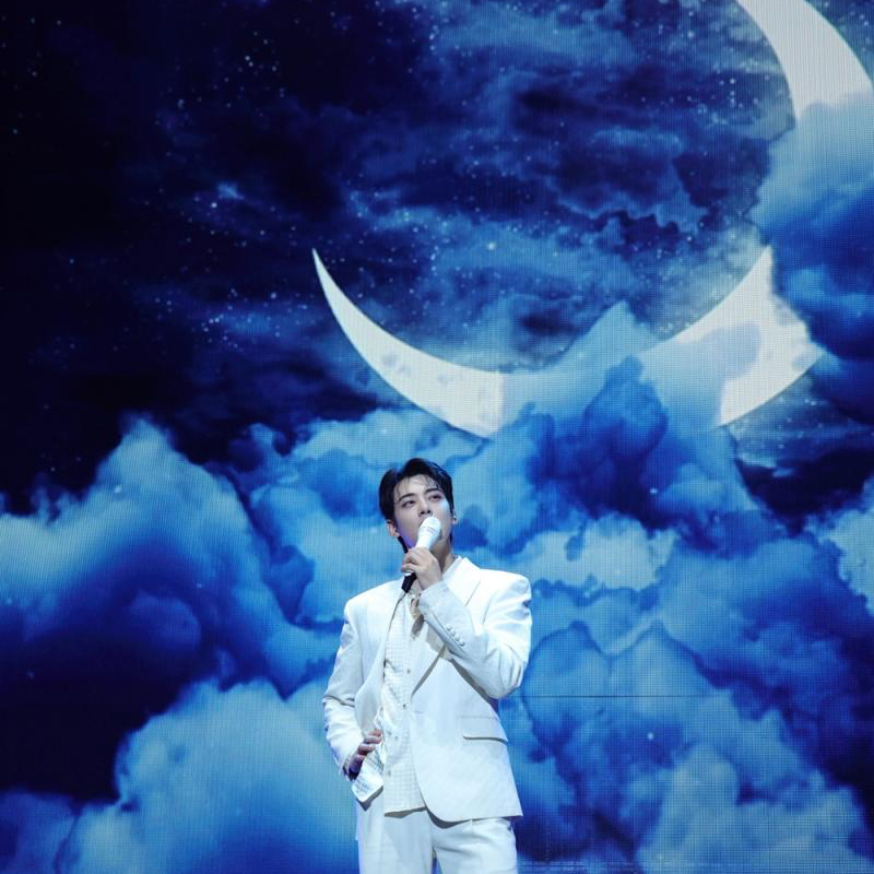 A moment captured by Eunwoo (ASTRO)'s fan