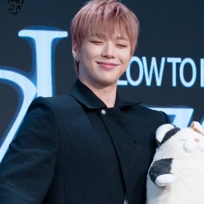 Behind-the-scenes cut of Kang Daniel